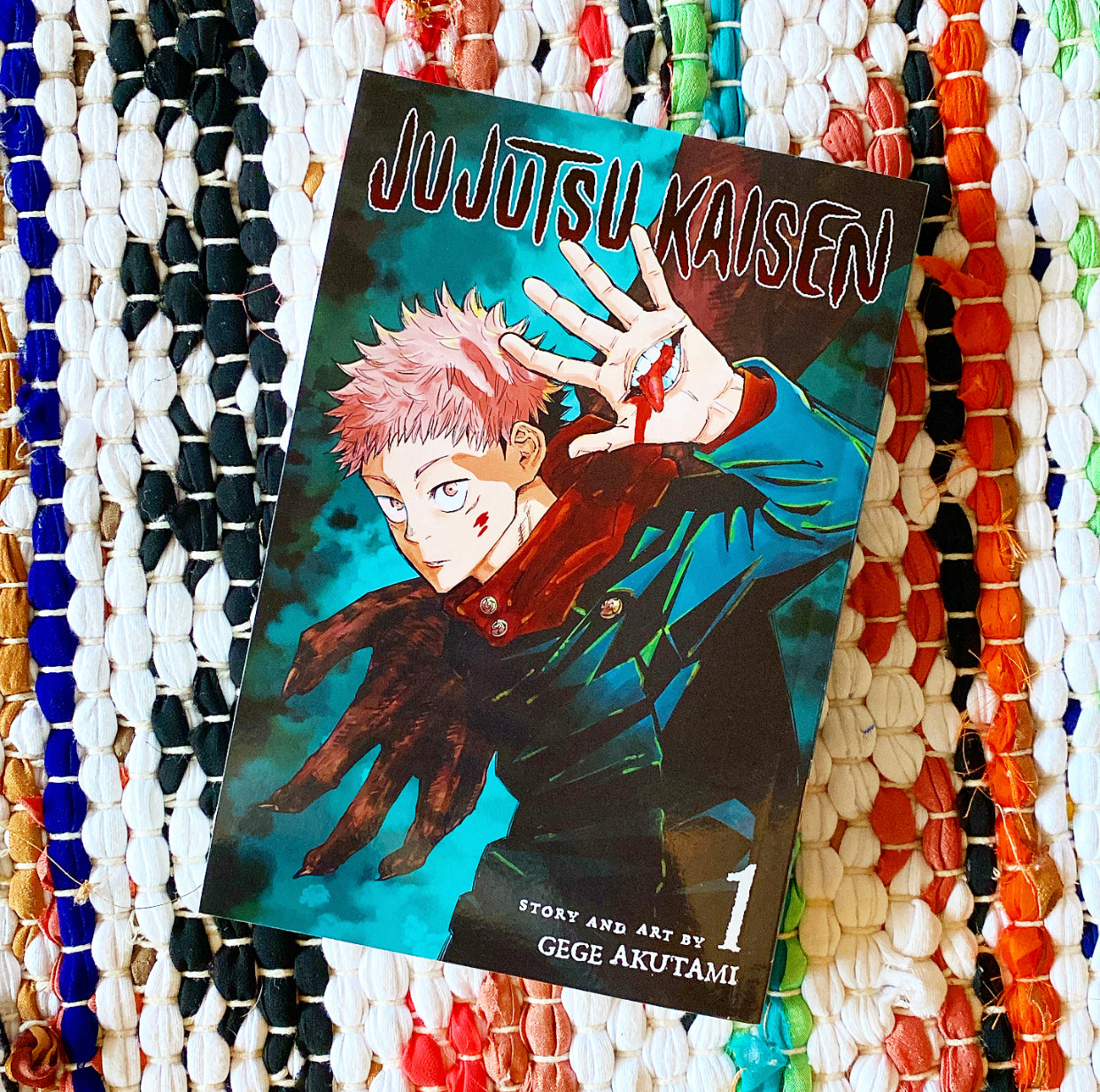 Gege Akutami, autor de Jujutsu - Jujutsu Kaisen Brasil