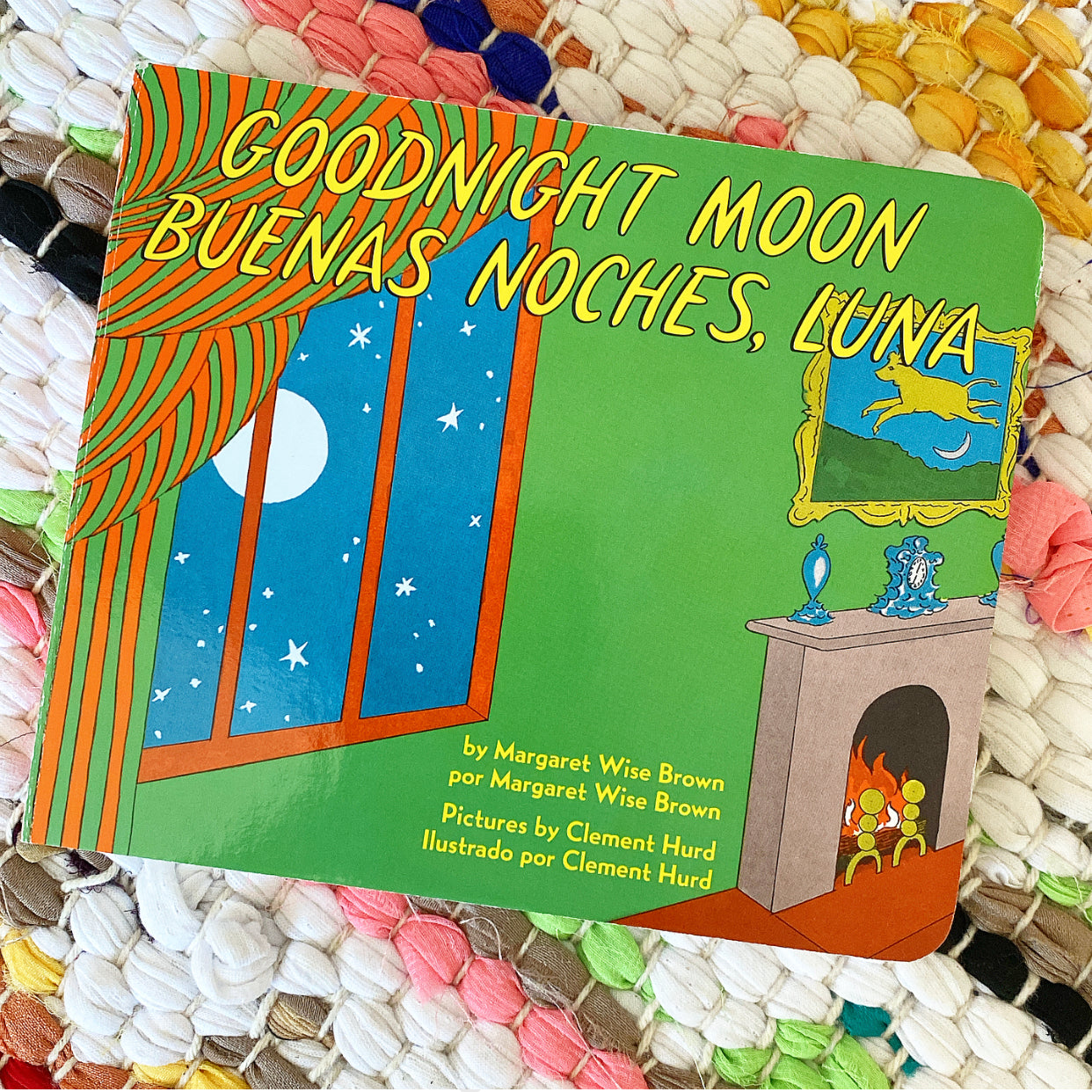 Buenas Noches, Luna [Goodnight Moon] by Margaret Wise Brown